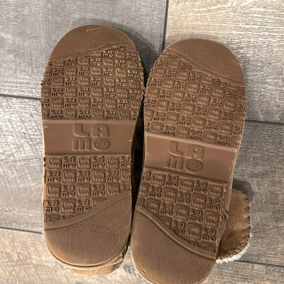 Lamo Women's Suede Button Whipstitched Faux Fur Ankle Boots Chestnut Size 9/9.5 - Picture 6 of 6